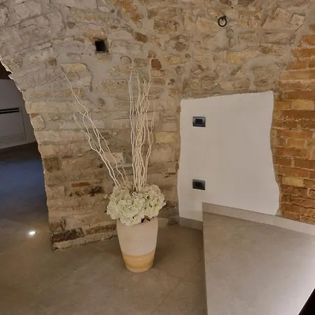 לינה וארוחת בוקר D'avalos 4*