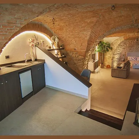 לינה וארוחת בוקר D'avalos 4*